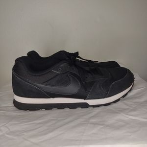 NIKE MD Runner 2 women's trail running shoes